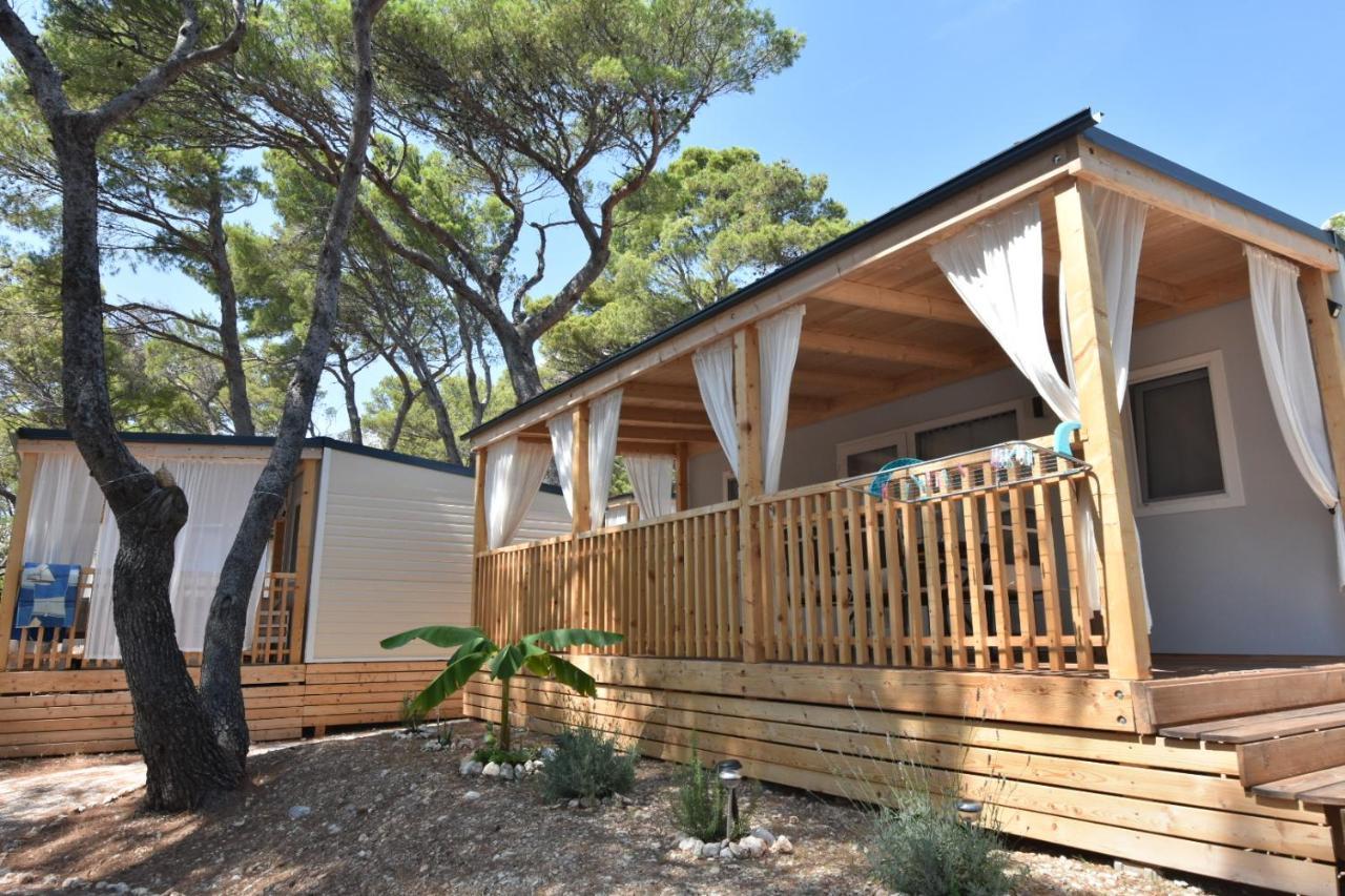 Mobile Homes Sara - Camping Basko Polje , Adriatic , Dalmatia Baška Voda Exterior foto