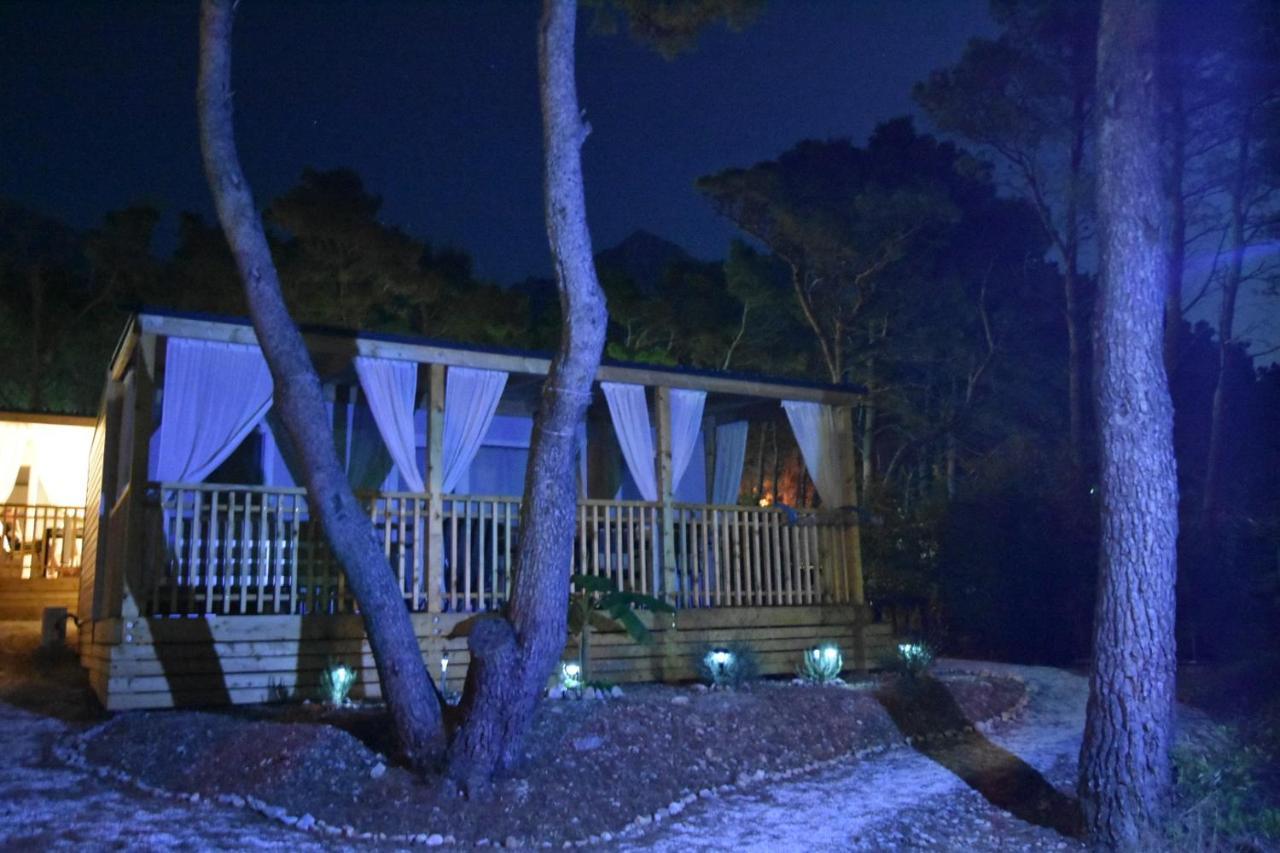 Mobile Homes Sara - Camping Basko Polje , Adriatic , Dalmatia Baška Voda Exterior foto